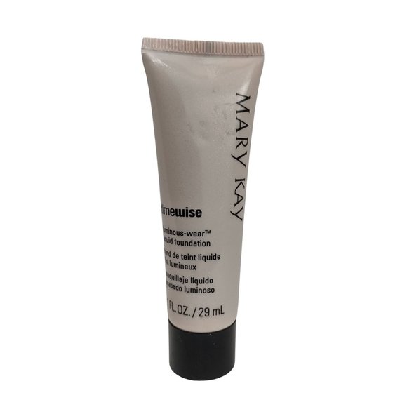 Mary Kay TimeWise Luminous liquid foundation bronze 8 - Picture 1 of 3